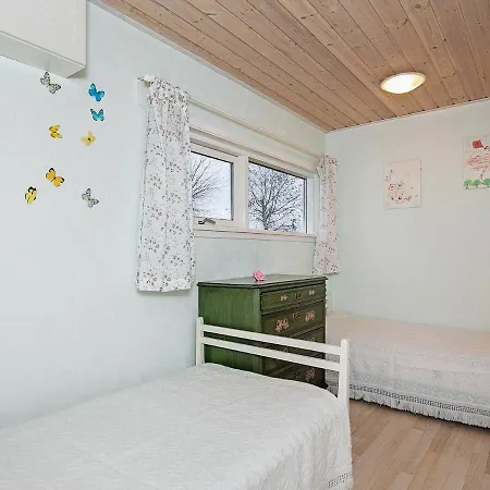 Two-bedroom Holiday In Hals 6
